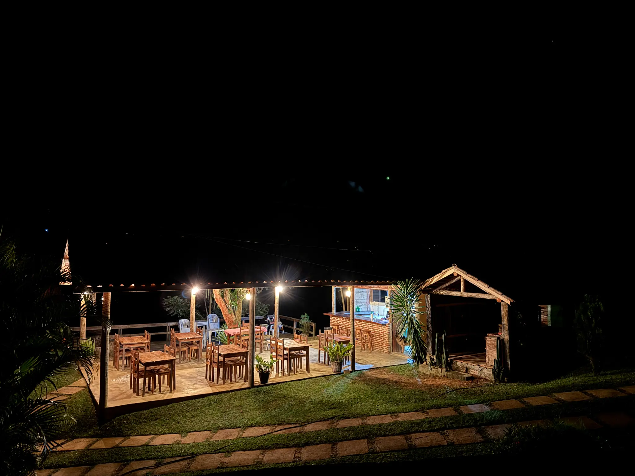 Área de convivência noturna do Recanto da Serra