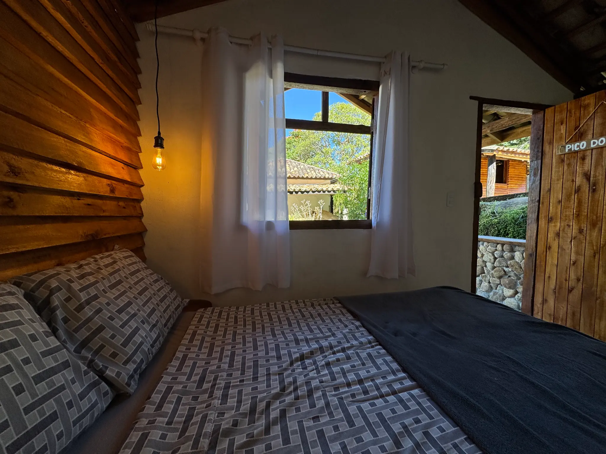 Ambiente íntimo com iluminação romântica